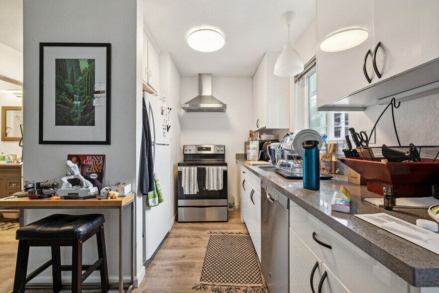 Primary Photo Of 121 Lorton Ave, Burlingame Apartments For Sale