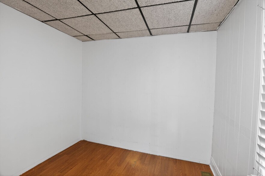 More Photos Of 920 N Salisbury Blvd, Salisbury Storefront Retail Residential For Sale