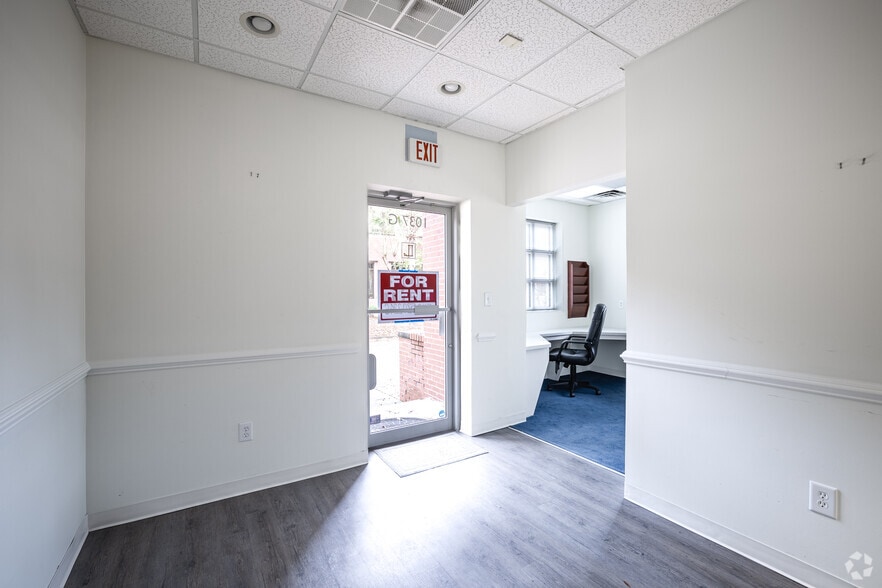 More Photos Of 1037 Chuck Dawley Blvd, Mount Pleasant Office Residential For Lease