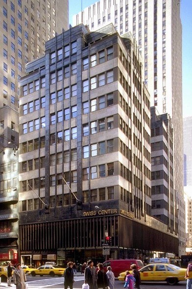 More Photos Of 608 Fifth Ave, New York Office For Lease