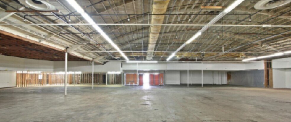 More Photos Of 1131 E Wardlow Rd, Long Beach Freestanding For Sale