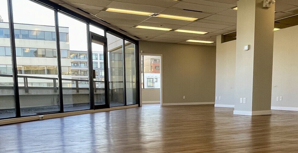 More Photos Of 221 W Esplanade, North Vancouver Office For Lease
