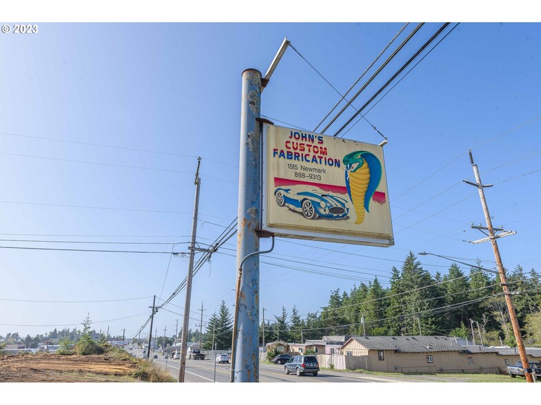 More Photos Of 1515 Newmark Ave, Coos Bay Auto Dealership For Sale