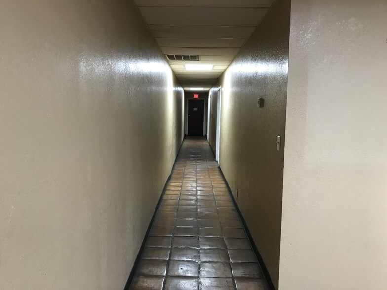 More Photos Of 1720 E 7th St, Odessa Industrial For Lease