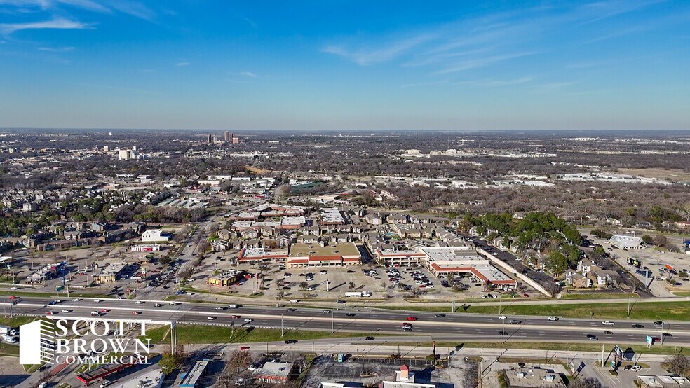 More Photos Of 717 Stemmons Fwy, Denton Unknown For Lease