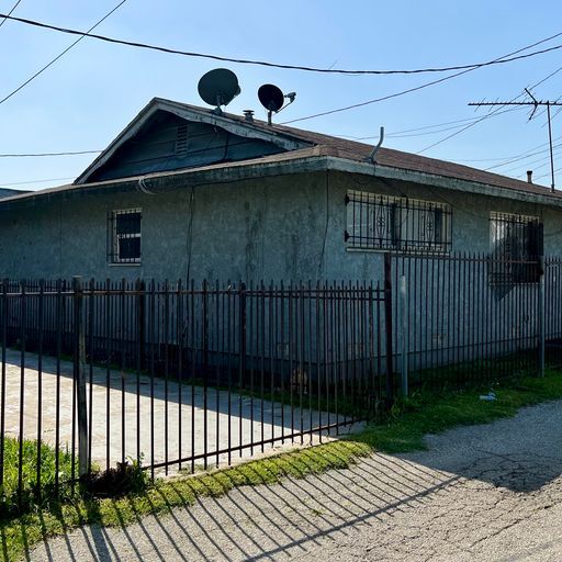 More Photos Of 10007 S San Pedro St, Los Angeles Apartments For Lease
