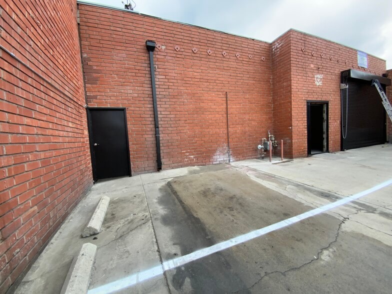 More Photos Of 149 W 31st St, Los Angeles Warehouse For Lease
