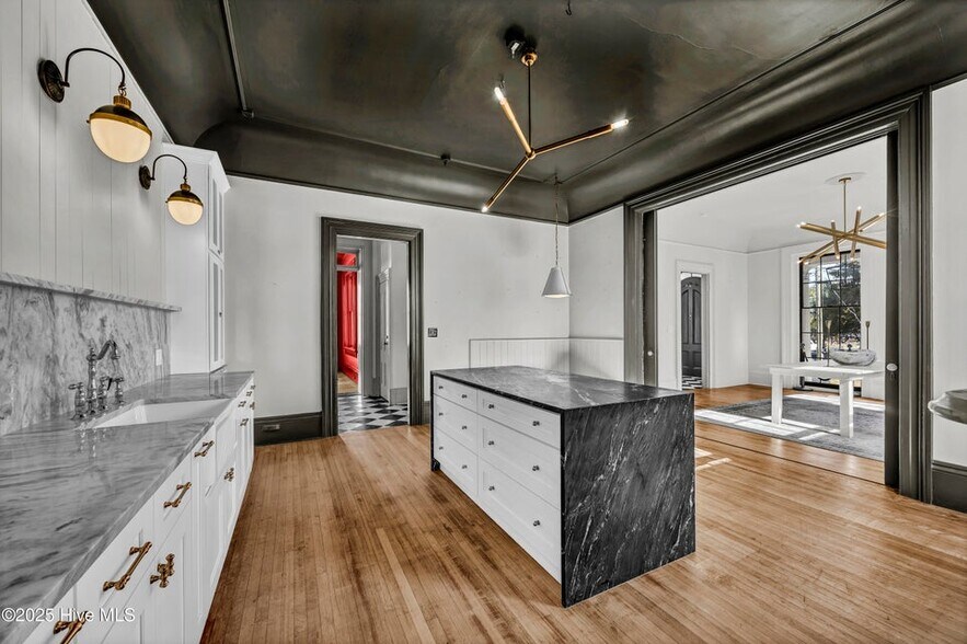 More Photos Of 19 N 5th Ave, Wilmington Office For Sale