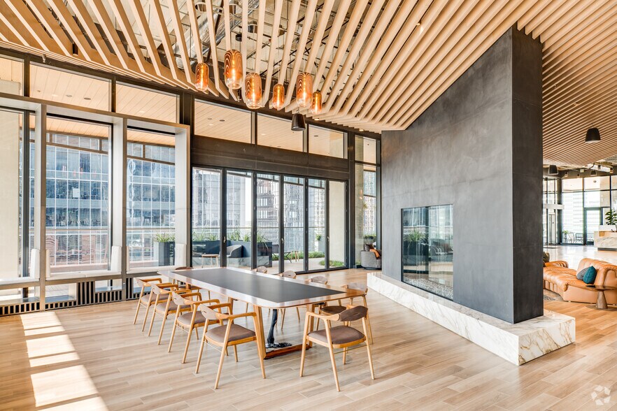 More Photos Of 405 Colorado St, Austin Office For Lease