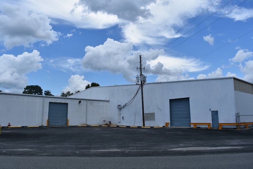 More Photos Of 8409 W Crystal St, Crystal River Manufacturing For Sale