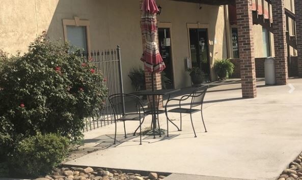 More Photos Of 657-673 E Broadway Blvd, Jefferson City Office For Lease