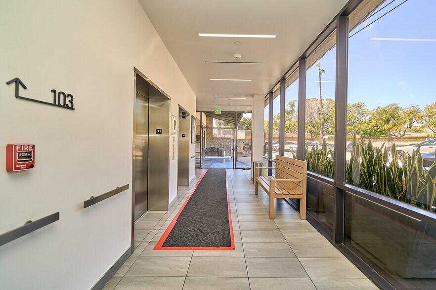 More Photos Of 8737 Beverly Blvd, West Hollywood Medical For Sale
