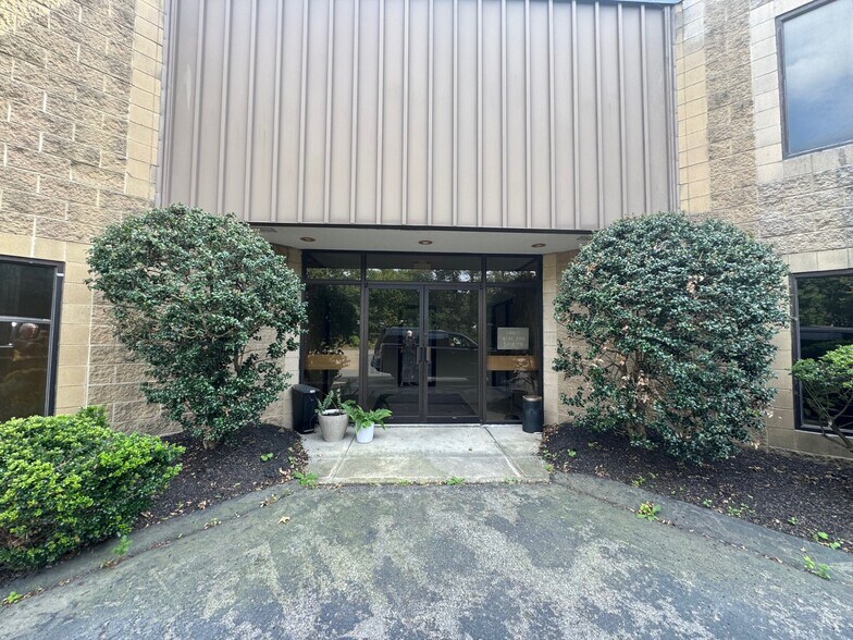 More Photos Of 168 Ayer Rd, Littleton Warehouse For Lease