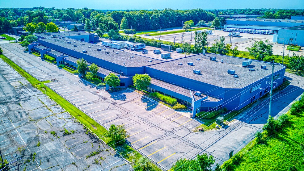 More Photos Of 23399 Commerce Dr, Farmington Hills Research And Development For Lease