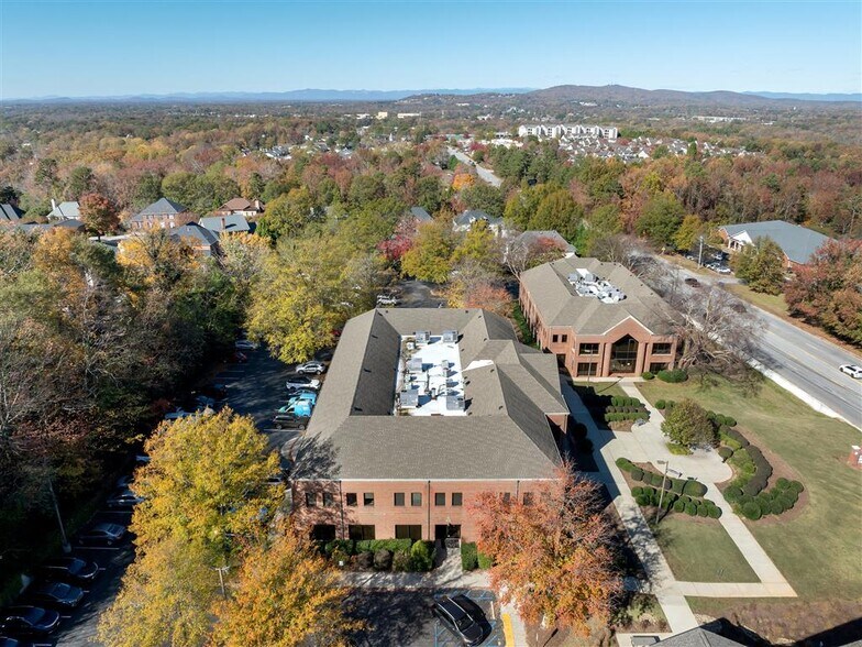 More Photos Of 330 Pelham Rd, Greenville Medical For Lease