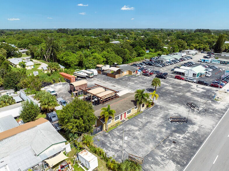 More Photos Of 1944 Aurora Rd, Melbourne General Retail For Sale