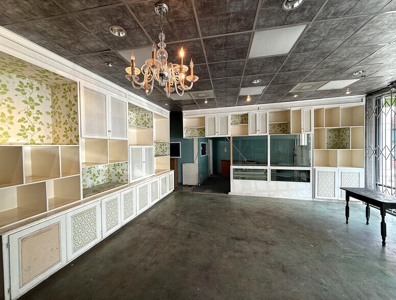More Photos Of 1601-1607 N La Brea Ave, Los Angeles General Retail For Lease