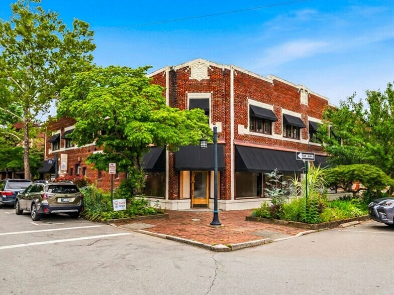Primary Photo Of 5 Biltmore Plz, Asheville Storefront For Lease