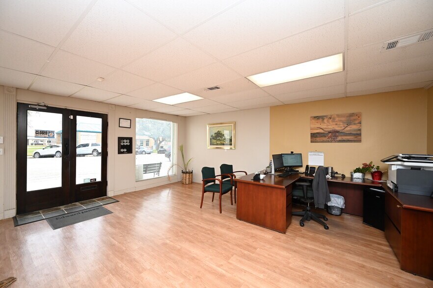 More Photos Of 805 12th St, Hempstead Office Residential For Sale