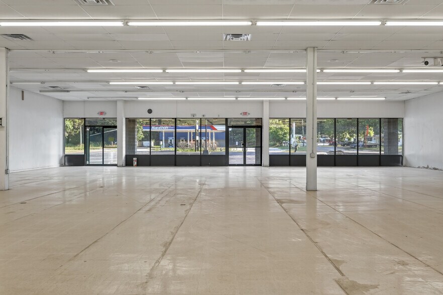 More Photos Of 1006 E Colby St, Whitehall Storefront Retail Office For Sale