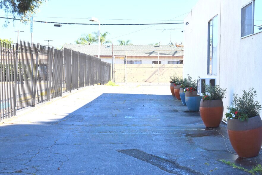 More Photos Of 14812 Paramount Blvd, Paramount Fast Food For Sale