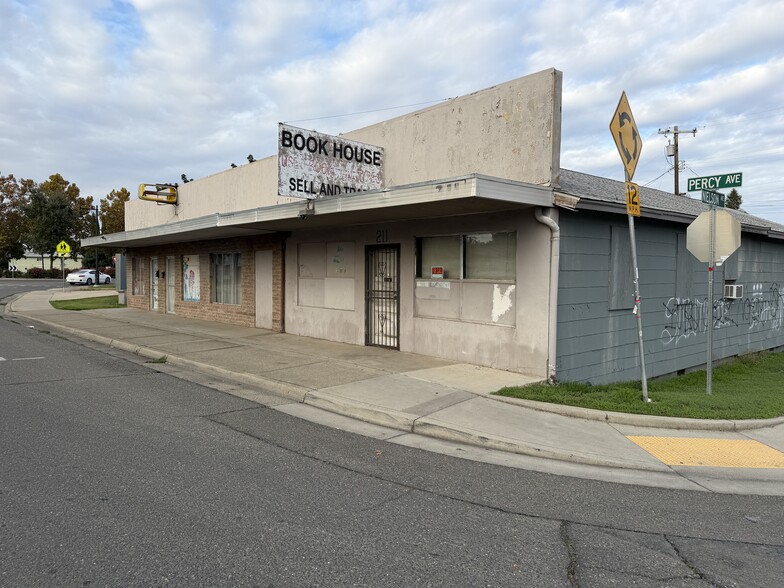 More Photos Of 217 Percy Ave, Yuba City Storefront For Sale