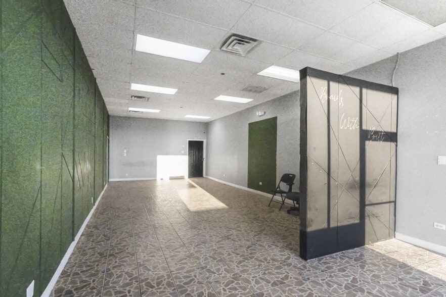 More Photos Of 1551 Plainfield Rd, Joliet Freestanding For Lease
