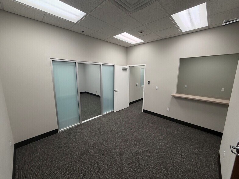 More Photos Of 6085 W Twain Ave, Las Vegas Office For Lease