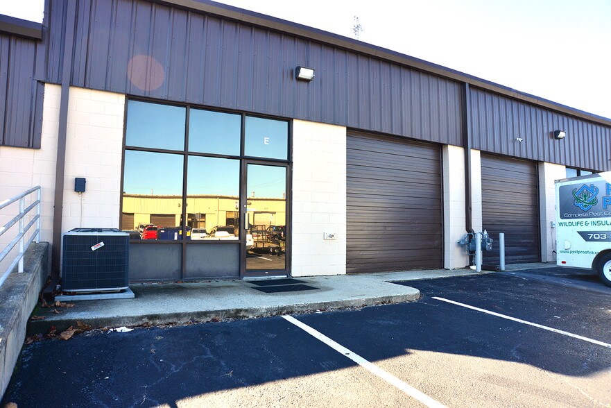 More Photos Of 9107 Industry Dr, Manassas Park Warehouse For Lease
