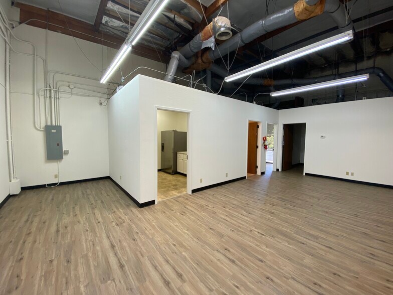 More Photos Of 970 Terra Bella Ave, Mountain View Research And Development For Lease