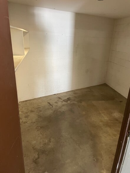 More Photos Of 10919 Randall St, Sun Valley Warehouse For Lease