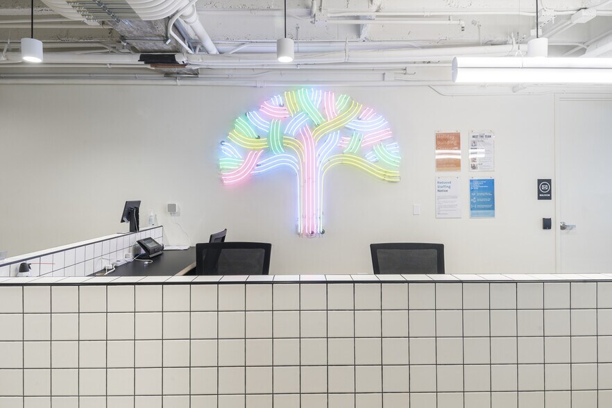 Primary Photo Of 2201 Broadway, Oakland Coworking Space