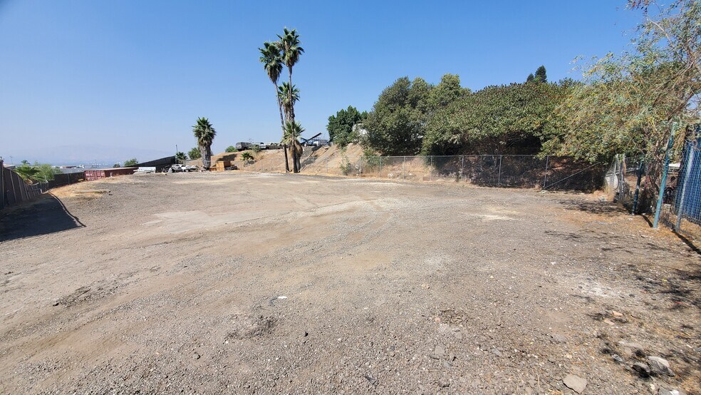 More Photos Of 12087 Lopez Canyon Rd, Sylmar Land For Lease