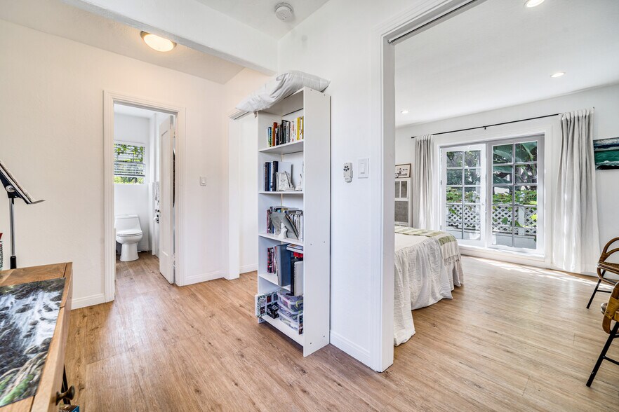 More Photos Of 1231-1233 17th St, Santa Monica Apartments For Sale