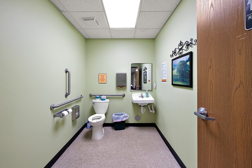 More Photos Of 1794 N Lapeer Rd, Lapeer Medical For Sale
