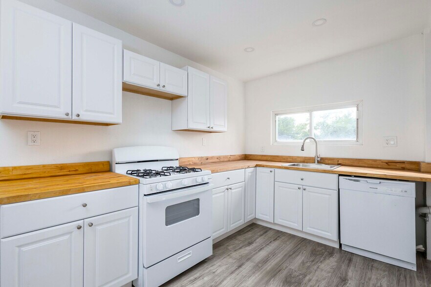 More Photos Of 553 Belmont St, Detroit Apartments For Sale