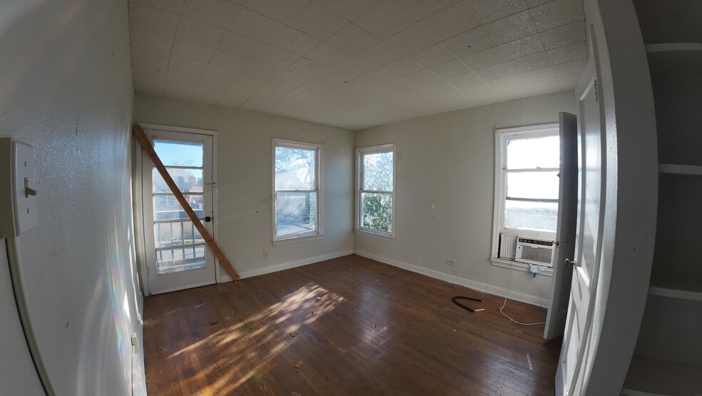 More Photos Of 401 Natalen Ave, San Antonio Multifamily For Sale