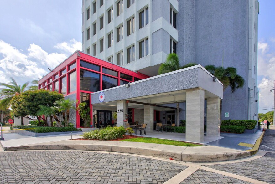 More Photos Of 225 N Federal Hwy, Pompano Beach Office For Lease