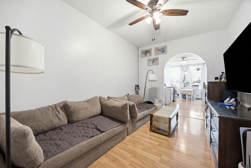More Photos Of 317 Eckford St, Brooklyn Apartments For Sale