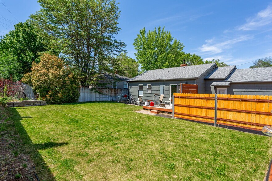 More Photos Of 99 Bartlett St, Reno Apartments For Sale