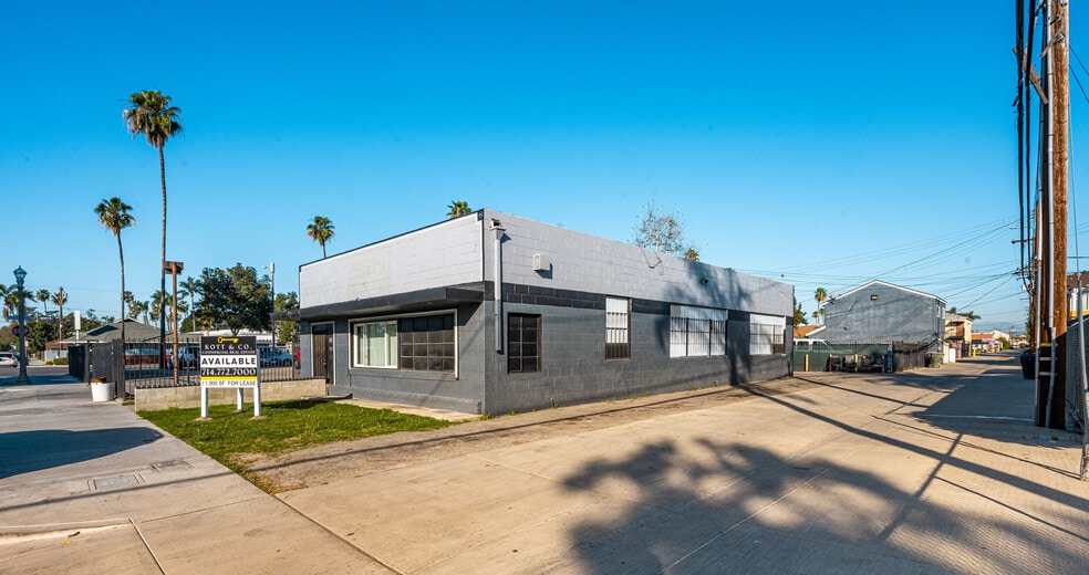 Primary Photo Of 111 E Wilhelmina St, Anaheim Auto Repair For Lease