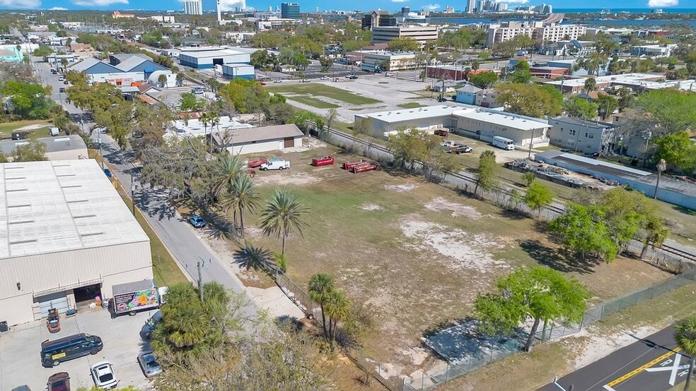 More Photos Of 327 Marion St, Daytona Beach Warehouse For Sale