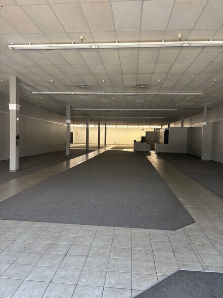 More Photos Of 966 Big a Rd, Toccoa General Retail For Lease