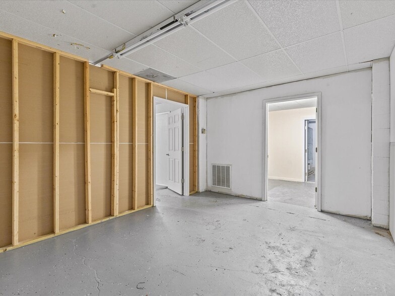 More Photos Of 61 W Central Ave, Lake Wales Flex For Sale