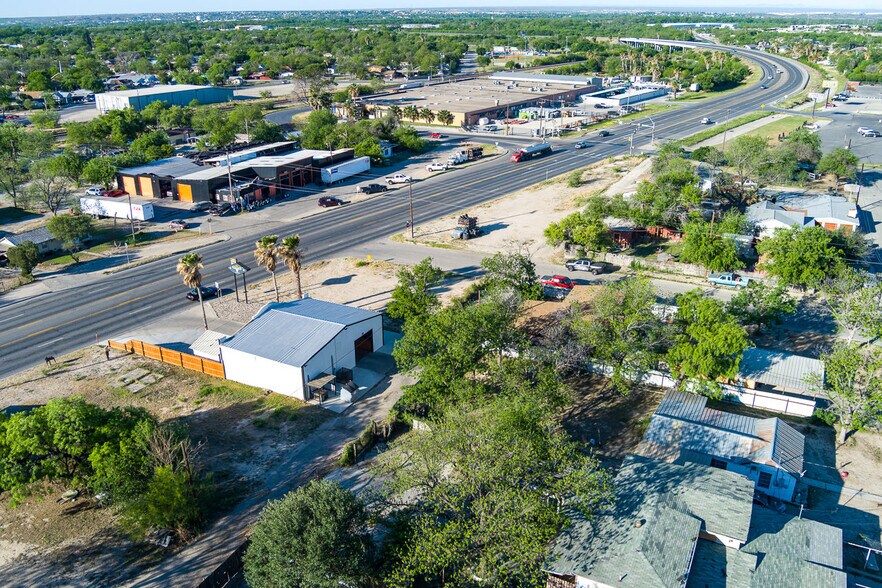 More Photos Of 607 W Gibbs St, Del Rio General Retail For Sale