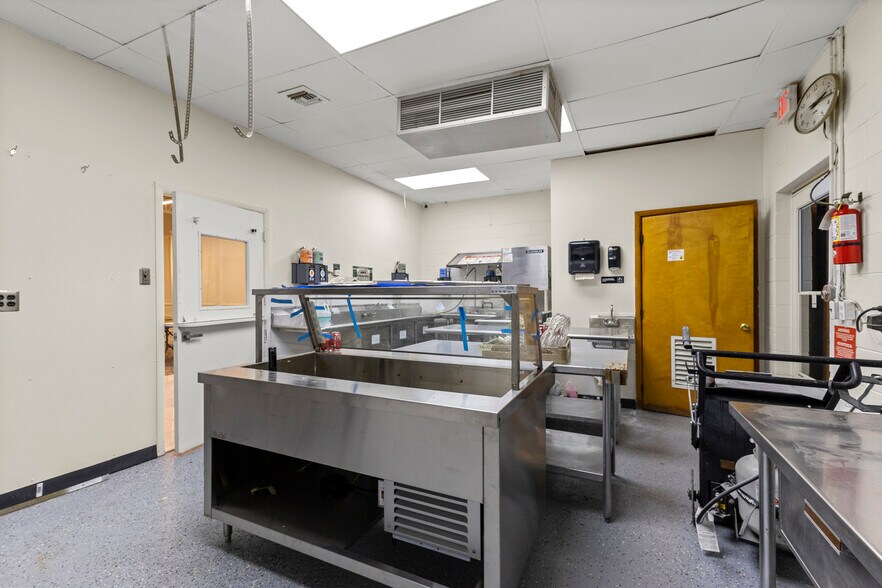 More Photos Of 1217 S Merriman Rd, Westland Lodge Meeting Hall For Sale