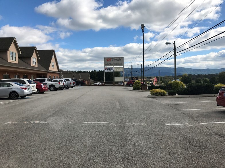 More Photos Of 11606 Chapman Hwy, Seymour Office For Sale