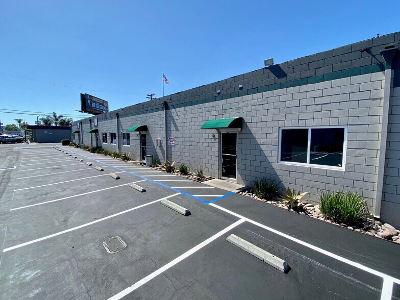 More Photos Of 5835-5841 Mission Gorge Rd, San Diego Unknown For Lease