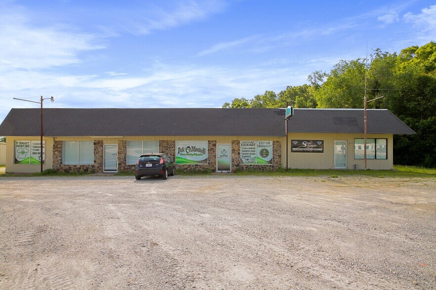 More Photos Of 1604 US 160 West, West Plains Storefront Retail Office For Sale