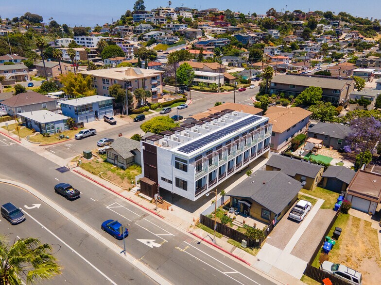 More Photos Of 3046 Nimitz Blvd, San Diego Apartments For Sale